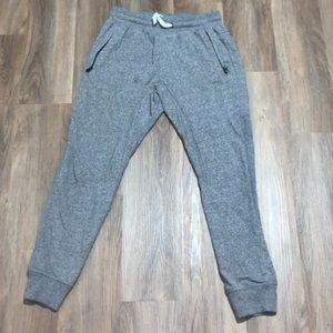 gray sweatpants